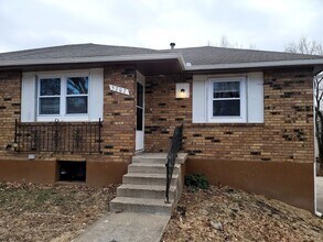 Building Photo - 5707-5709 NE 51st Street