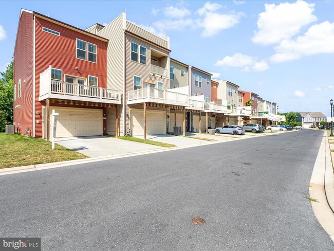 Building Photo - 831 Badger Ave