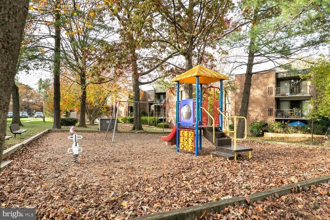 Building Photo - 7802 Dassett Ct