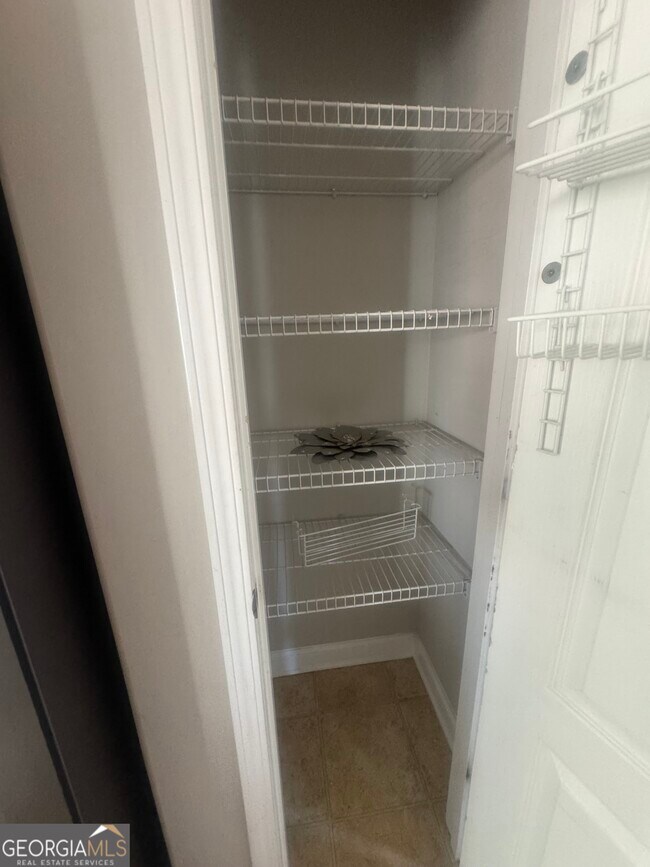 Building Photo - 180 Laurel Oaks Ln