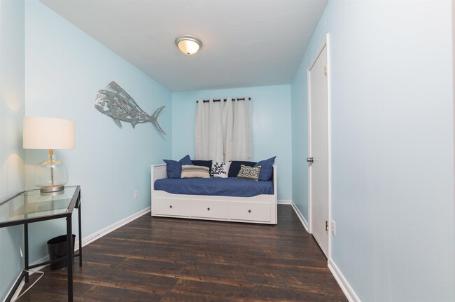 Building Photo - 43 Brigantine Ct