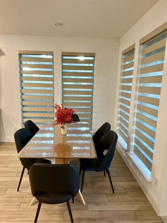 Building Photo - 1113 Scenic Grn Lp