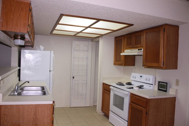 Primary Photo - 9406 Kempler Dr