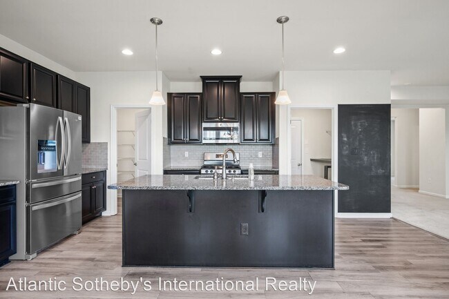 Building Photo - 4 br, 2.5 bath House - 359 Spring Hill Place