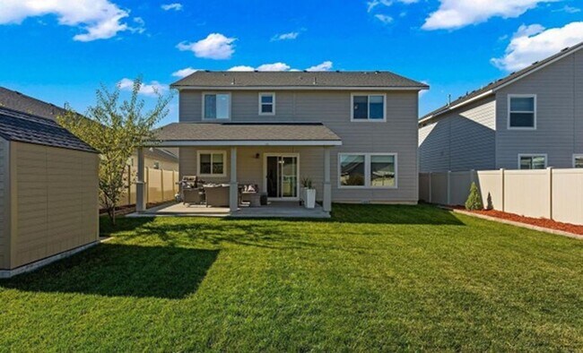 Building Photo - Beautiful Home near Meridian High School