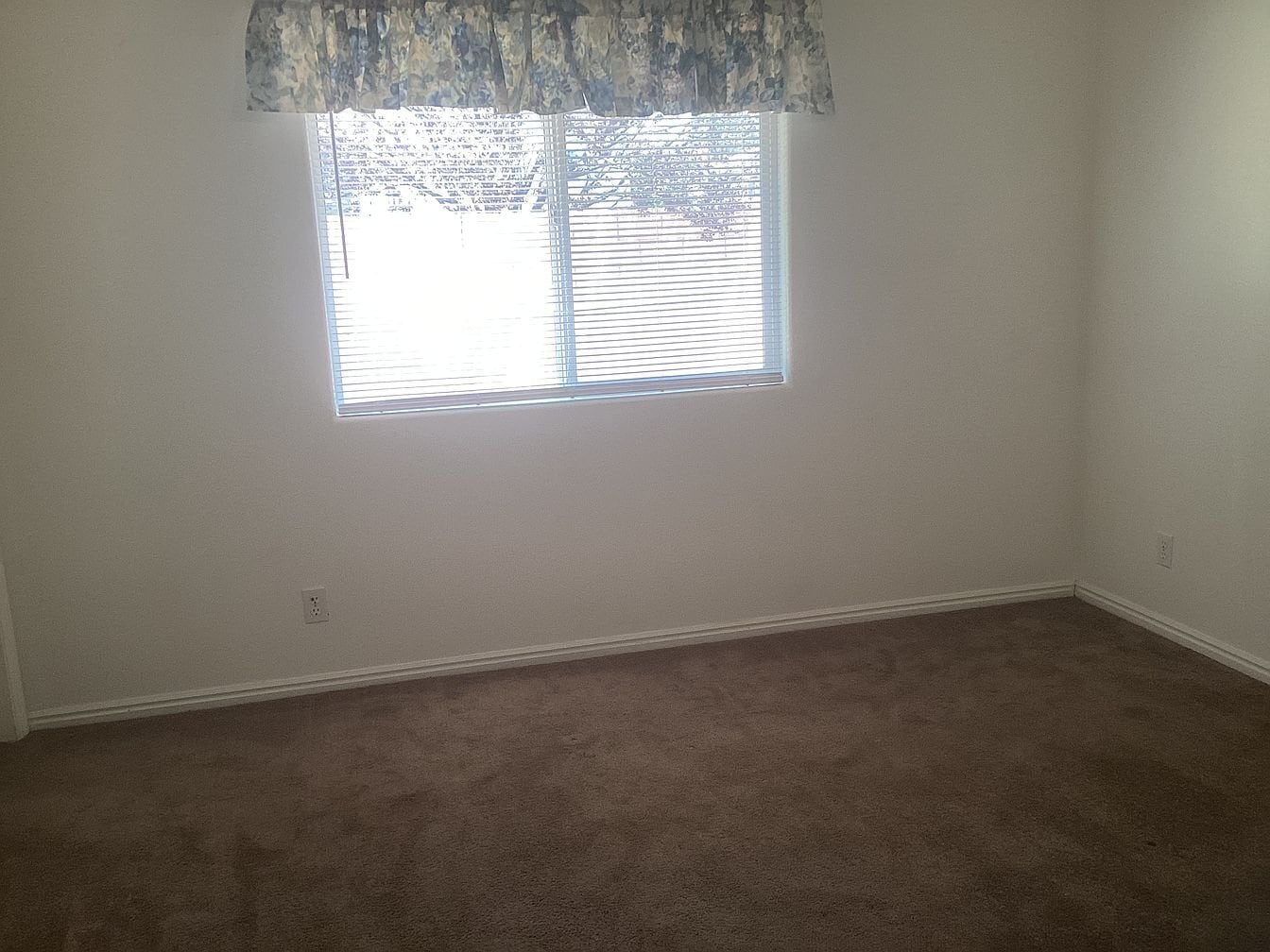 Building Photo - 2761 E 350 N