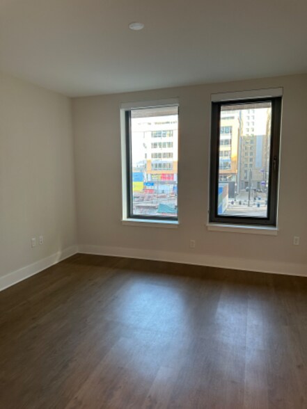 Building Photo - 1211 Van St SE