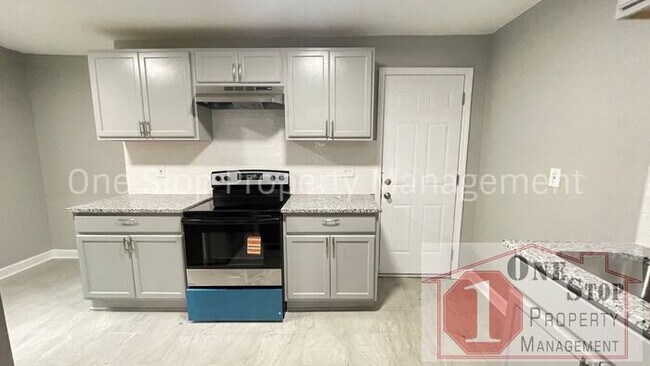 Building Photo - Beautiful 4 Bedroom 1.75 Bathroom Home in ...