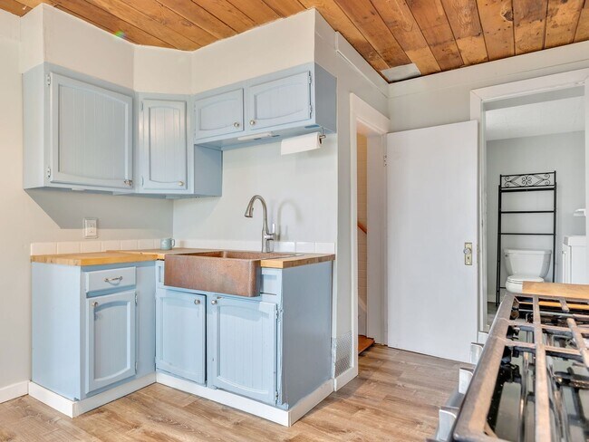 Building Photo - 3088 Harrison Ave