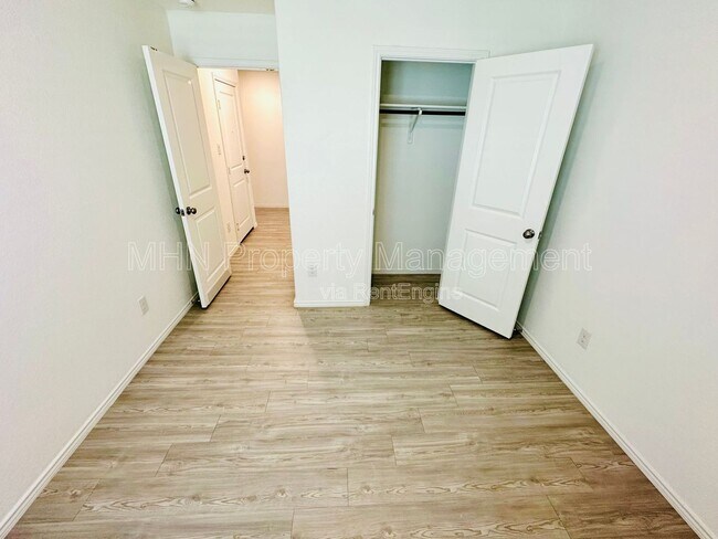 Building Photo - 13023 Rosemary Cove