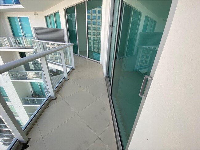 Building Photo - 300 S Biscayne Blvd