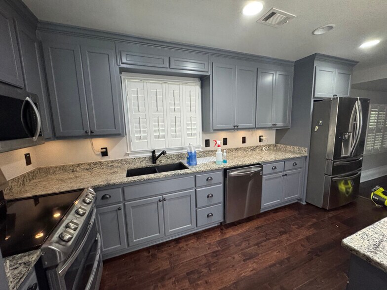 Building Photo - 6212 Laurel Wood Trail