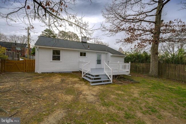 Building Photo - 10022 Brunett Ave