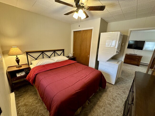 Building Photo - 5675 York Rd