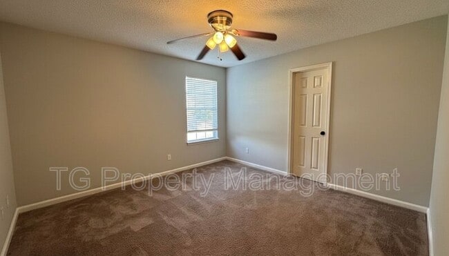 Building Photo - 771 Scrub Jay Dr