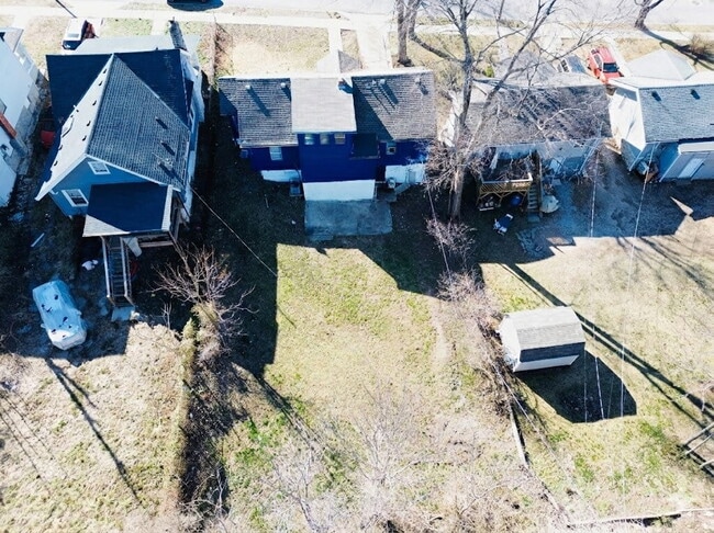 Building Photo - Beautiful 3 Bedroom , 2-Bath Home In Kansas City