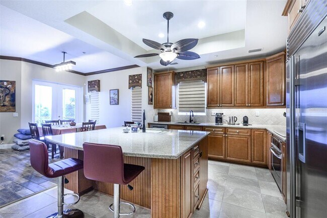 Building Photo - 10300 Tarpon Landings Terrace