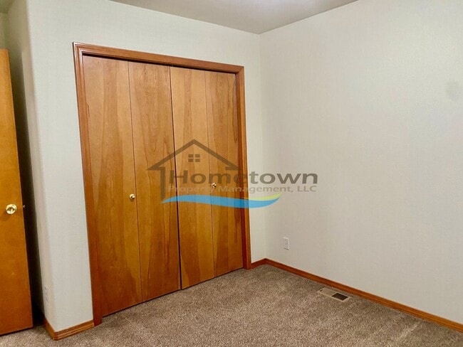 Building Photo - Beautiful 4-Bed, 2-Bath Home on a Corner L...