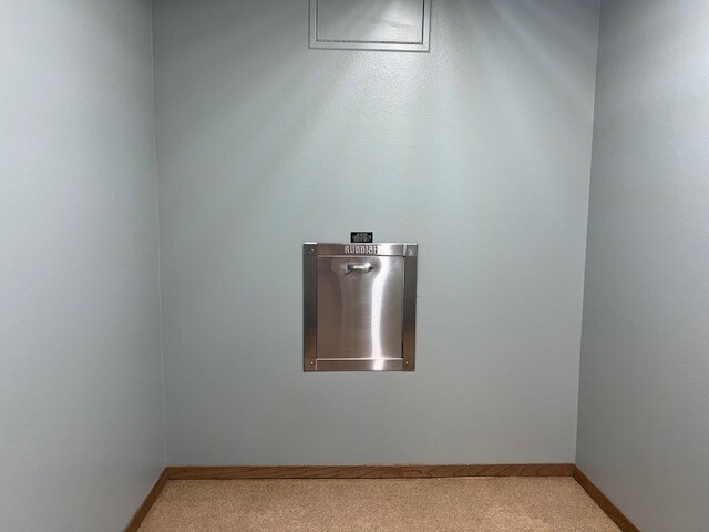 Building Photo - 3951 Fairway Hills Dr