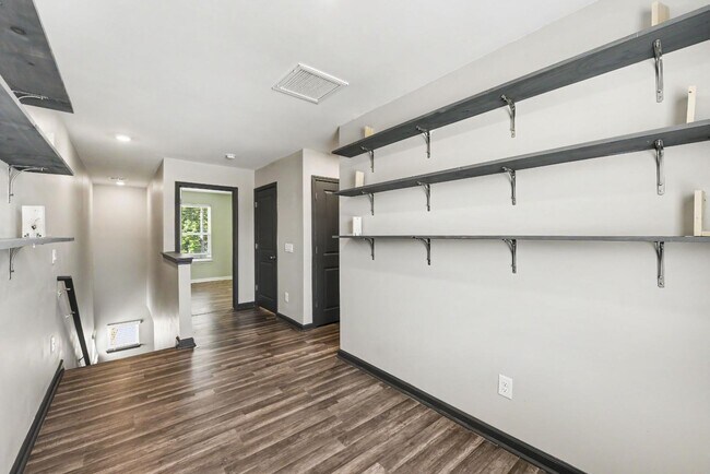 Building Photo - 111 Blossom Wood Ln