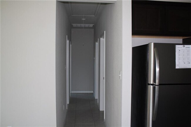 Building Photo - 1042 Sand Post Pl