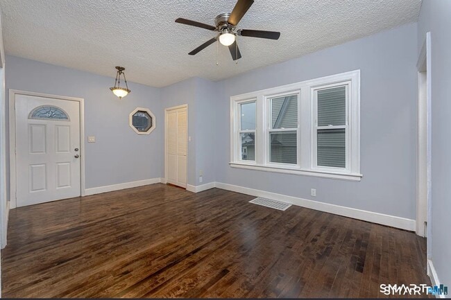 Building Photo - 87 Melrose Ave