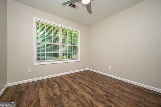 Building Photo - 140 Whitehead Dr