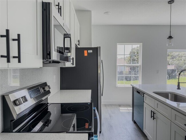 Building Photo - 4240 SW 169th Ln Rd