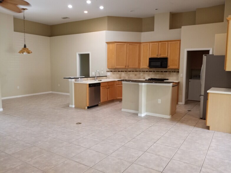 Building Photo - 6506 Waters Edge Way
