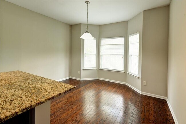 Building Photo - 635 Moonlight Way