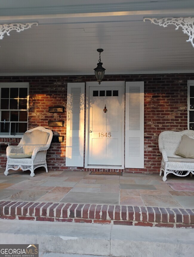 Building Photo - 1845 Monroe Dr NE