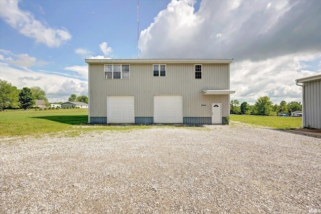 Building Photo - 4693 N State Rd 43