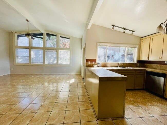 Primary Photo - 4733 Merwin St