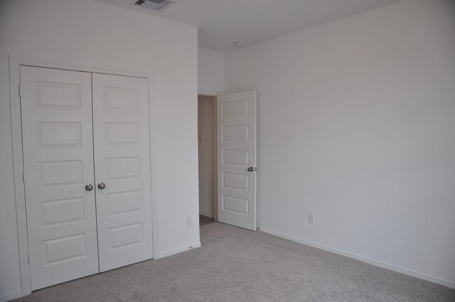 Building Photo - 5703 Aurora Grns Ln