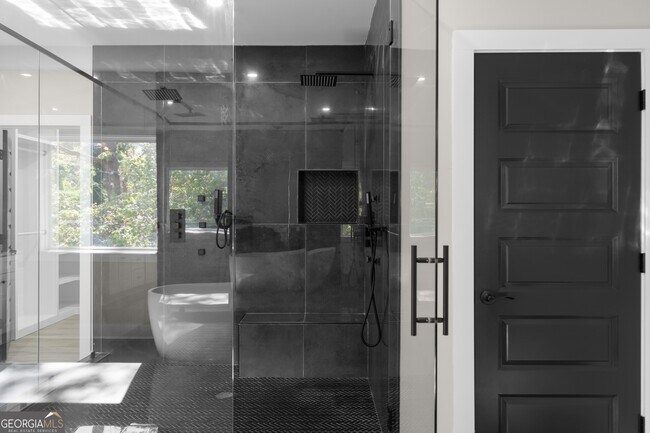 Building Photo - 1331 Diamond Ave SE