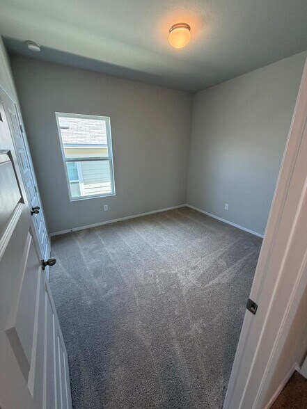 Building Photo - 2612 Towy Rd