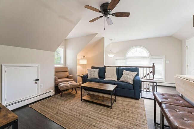 Building Photo - 1439 NY-9P