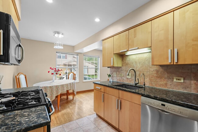 Building Photo - 334 Plumwood Ct