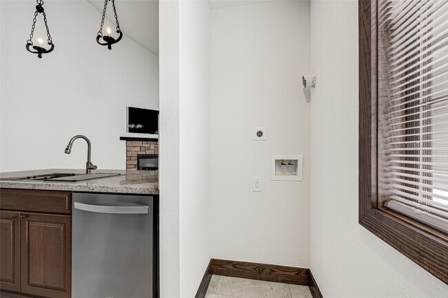 Building Photo - 29529 Turnbury Village Dr