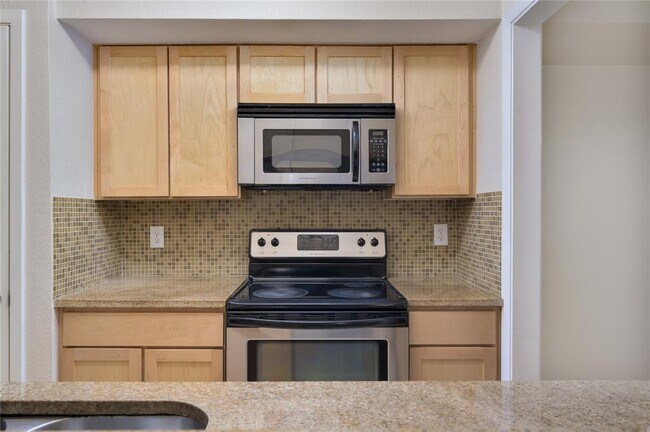 Building Photo - 3204 Menchaca Rd