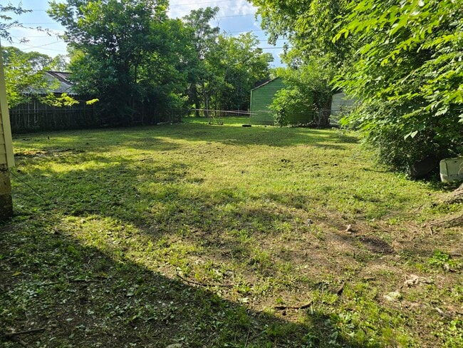 Building Photo - 2028 Lee Terrace SW