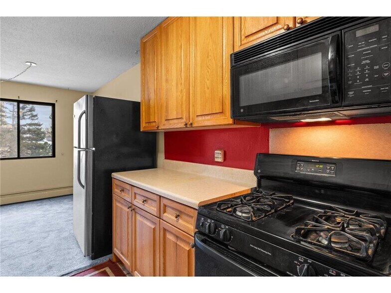 Building Photo - 4101 Parklawn Ave