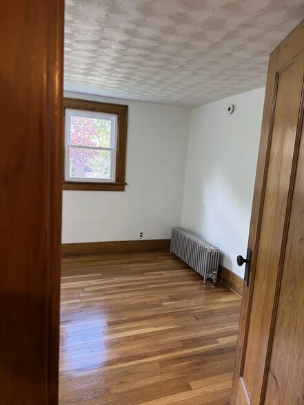 Building Photo - 83 Navarre Rd