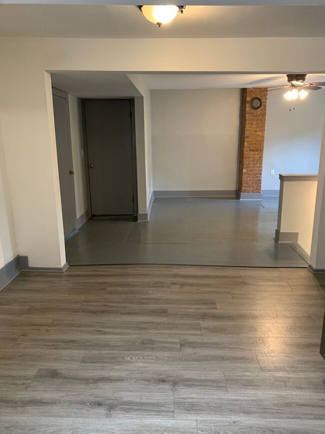 Building Photo - 124 Cedar St