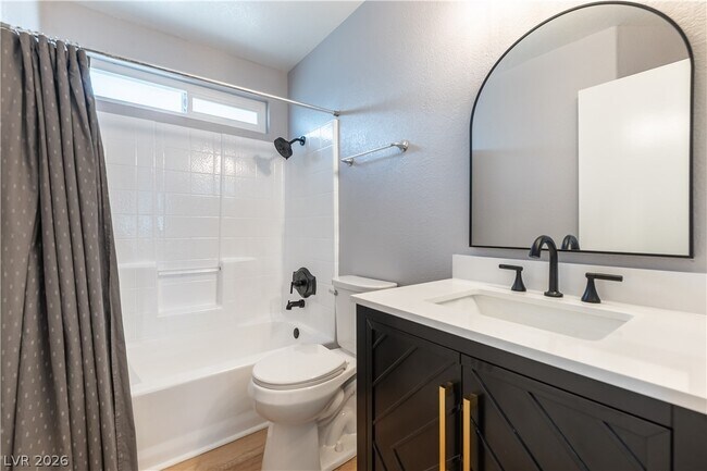 Building Photo - 5470 Chela Dr