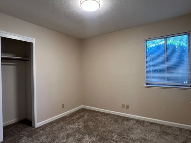 Building Photo - BEAUTIFULLY REMODELED 3 BEDROOM IN LOOMIS!!