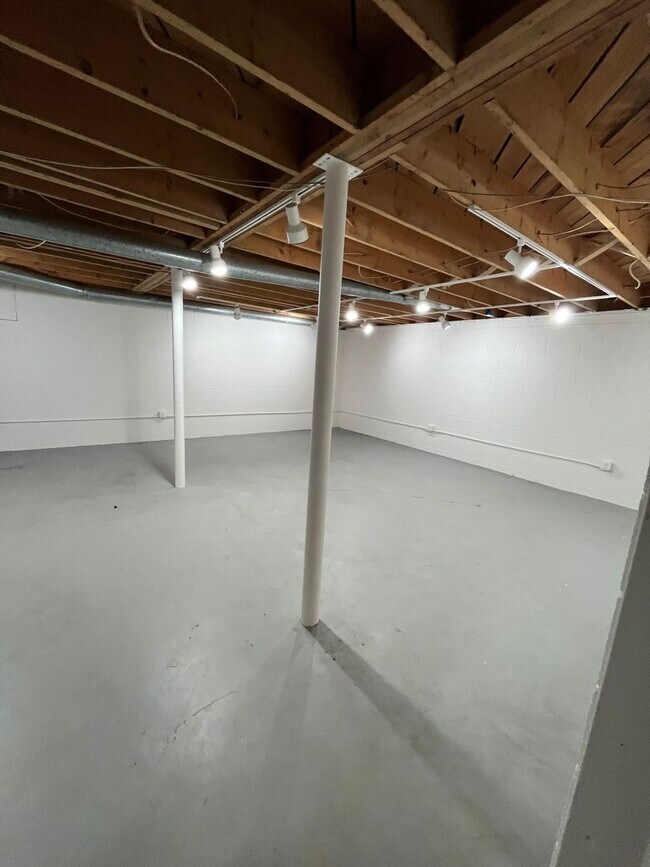 Building Photo - Charming 3bd/2ba House In Fleetwood