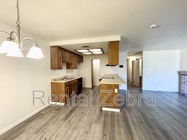 Building Photo - 34 Silverhorn Ct