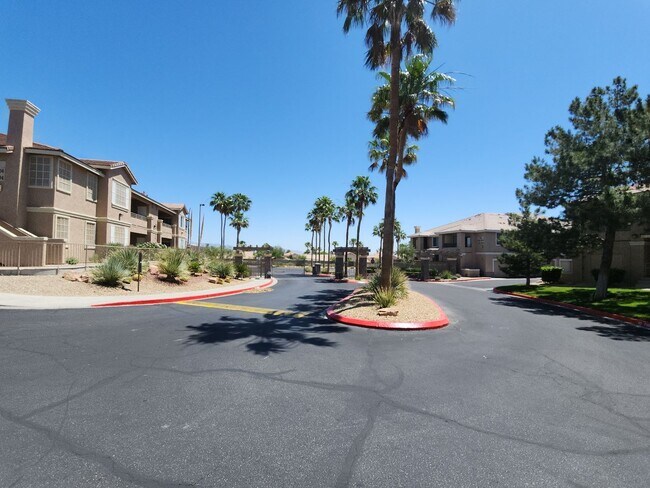 Building Photo - Immaculate Two Story Townhouse style Condo in Summerlin.
