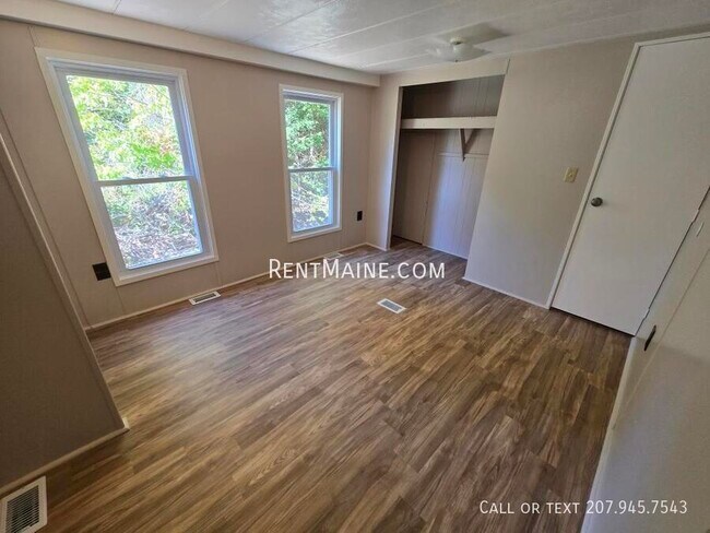 Building Photo - 65 Sweet Fern Dr
